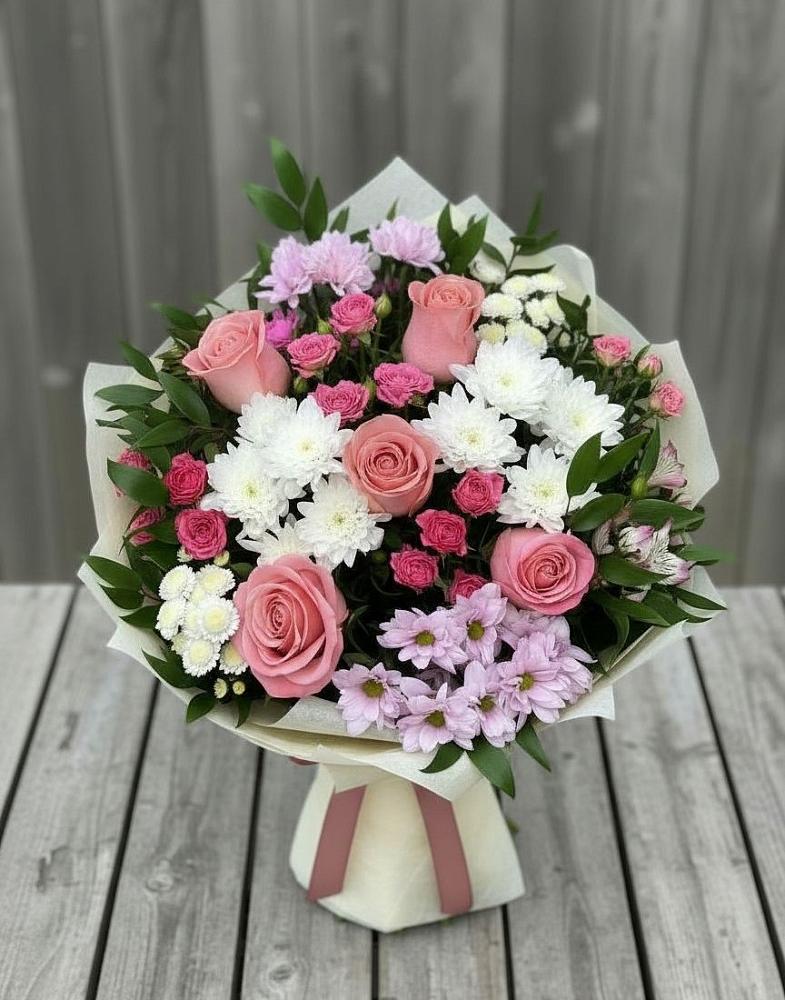Букет цветов из: Альстромерии, Гвоздики, Розы и Хризантемы в Астрахани