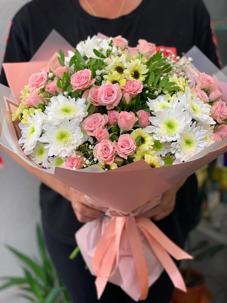 Букет цветов из: Розы и Хризантемы в Астрахани