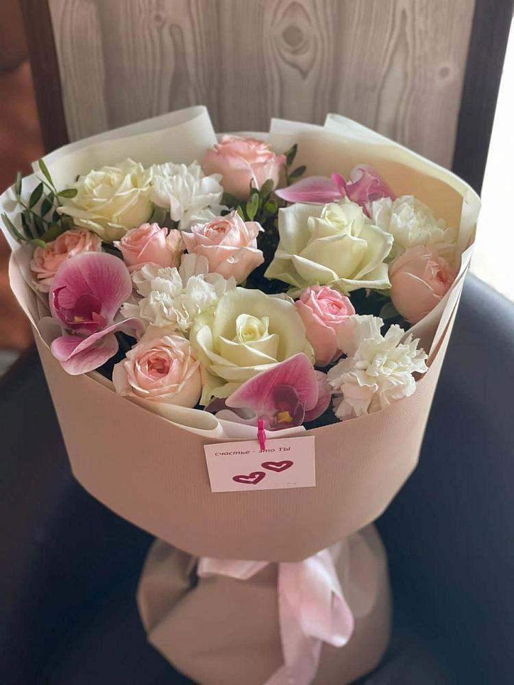 Букет цветов из: Орхидеи, Розы и Гвоздики в Астрахани