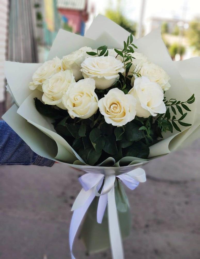 Букет Белые розы Проуд в Астрахани