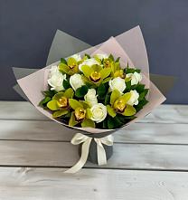 Букет цветов из:  Орхидеи и Розы в Астрахани