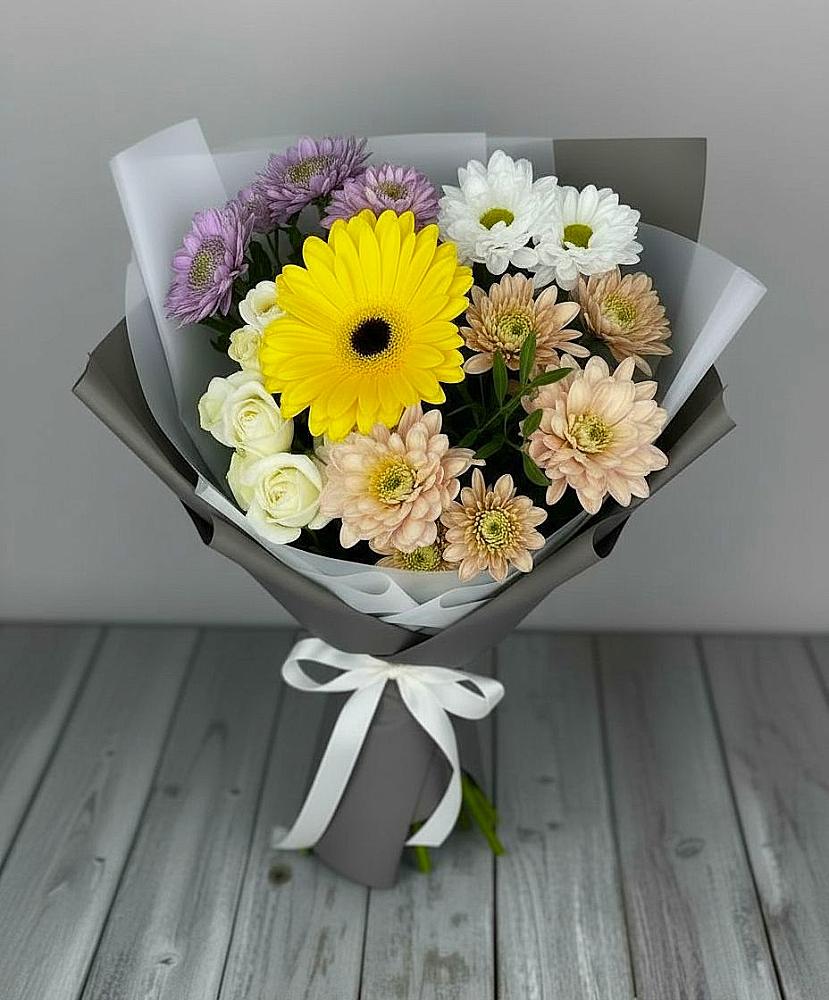 Букет цветов из: Розы, Герберы и Хризантемы в Астрахани