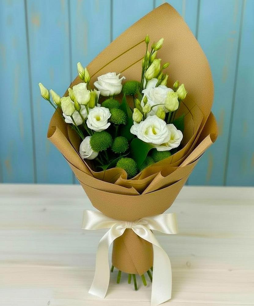 Букет цветов из: Хризантемы и Лизиантусы в Астрахани