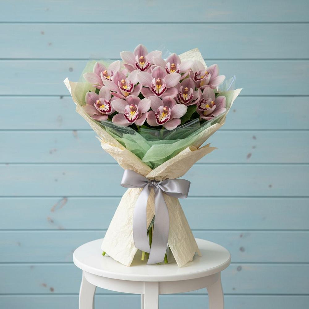 Букет цветов из: Орхидеи и Розы в Астрахани