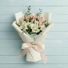 Букет цветов из:  Альстромерии в Астрахани