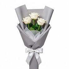 Букет 3 белые розы в Астрахани