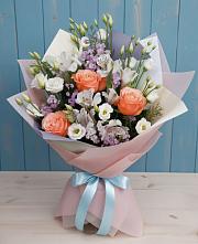 Букет цветов из:  Лизиантусы, Розы, Альстромерии и Гипсофила #REPLACE_PRED# Астрахани