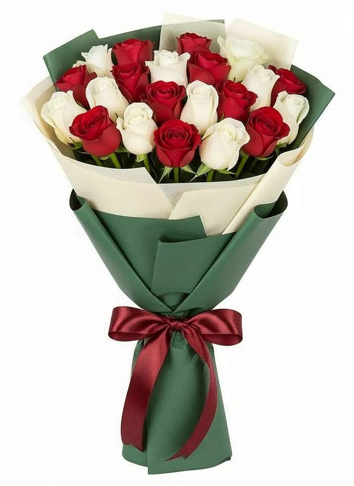 Букет Микс из красных и белых роз в Астрахани