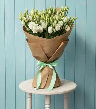 Букет цветов из:  Лизиантусы в Астрахани