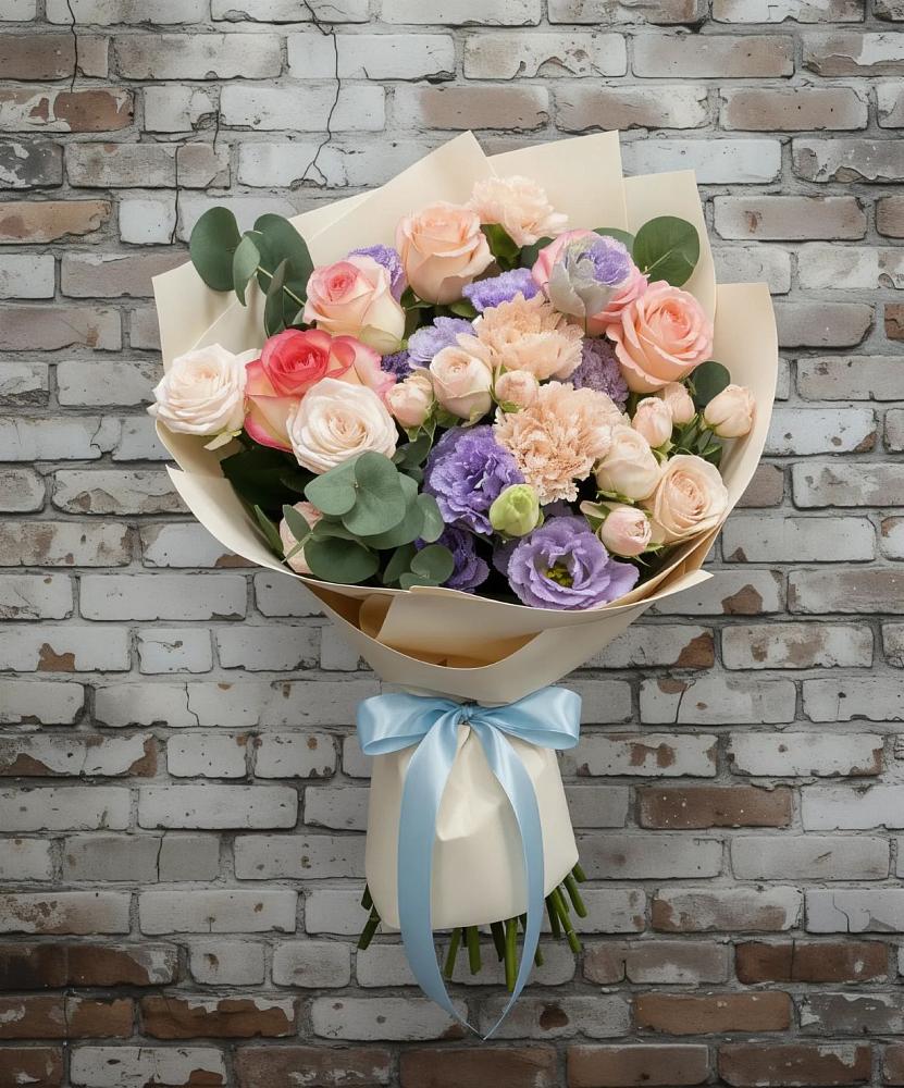 Букет цветов из: Розы, Лизиантусы и Гвоздики в Астрахани