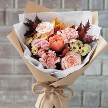 Букет цветов из:  Гвоздики, Хризантемы и Розы в Астрахани