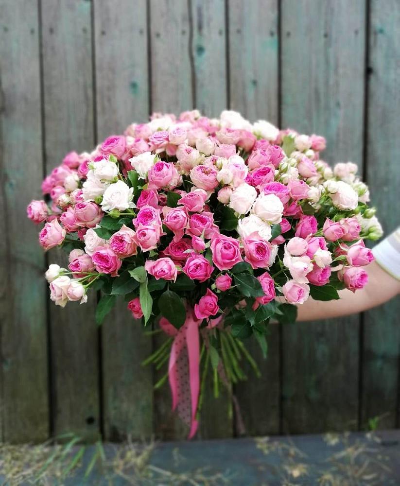 Букет Розовые кустовые розы Натали и Лав Лидия в Астрахани