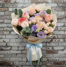 Букет цветов из:  Розы, Лизиантусы и Гвоздики в Астрахани