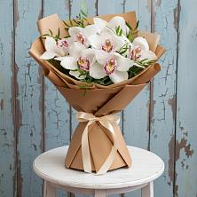 Букет цветов из:  Орхидеи и Розы в Астрахани
